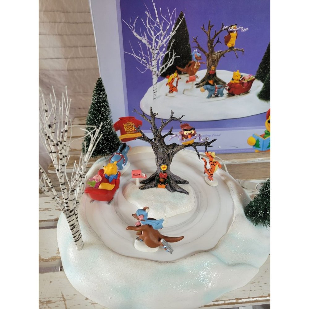 Dept 56 591552‎ ice skating pond Winnie the Pooh vi